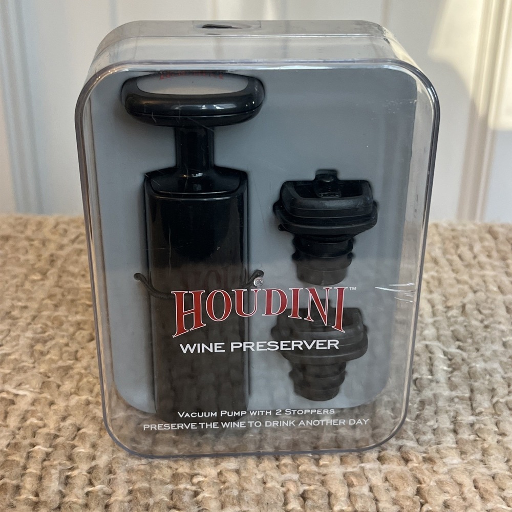 Houdini Wine Preserver Vacuum Pump with 2 Stoppers New in Box
